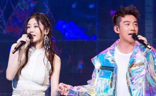 叫婆婆过时了，苗苗对郑凯妈妈是怎么称呼的？