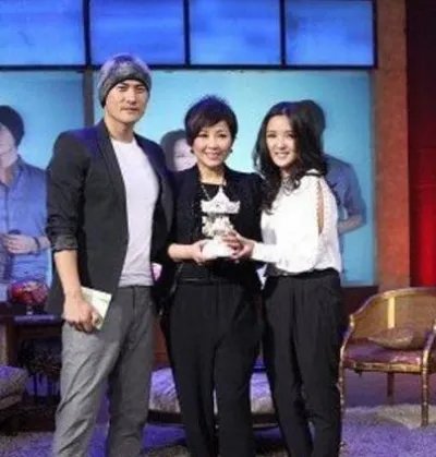 非常静距离何洁 揭秘婚后幸福生活