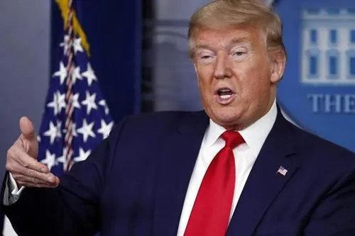 特朗普想把自己加到总统山，你觉得他够资格吗？