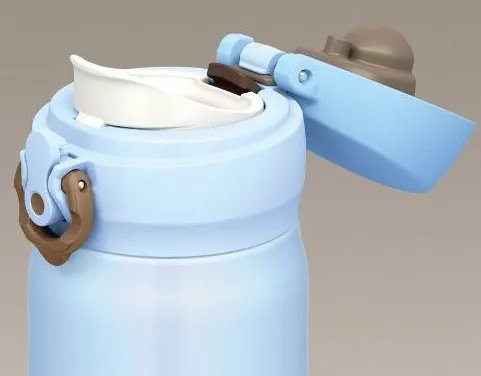 胡放假冒thermos品牌的杯子