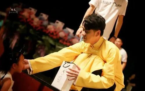 德云社秦霄贤为什么怕张云雷 秦霄贤为什么停演21天原因大揭秘