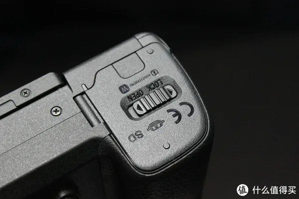 体积小、重量轻、参数强大:SONY 索尼 A6300 APS-C画幅 微单相机