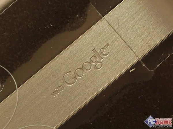 LG Optimus 2X评测 背部设计简洁