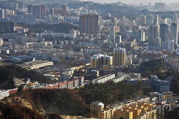 中国十大鬼城城市排名:第二名惨到房价50元一平都无人问津