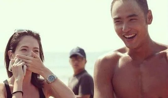 许玮甯承认分手给彼此空间 许玮甯拒绝阮经天求婚真相