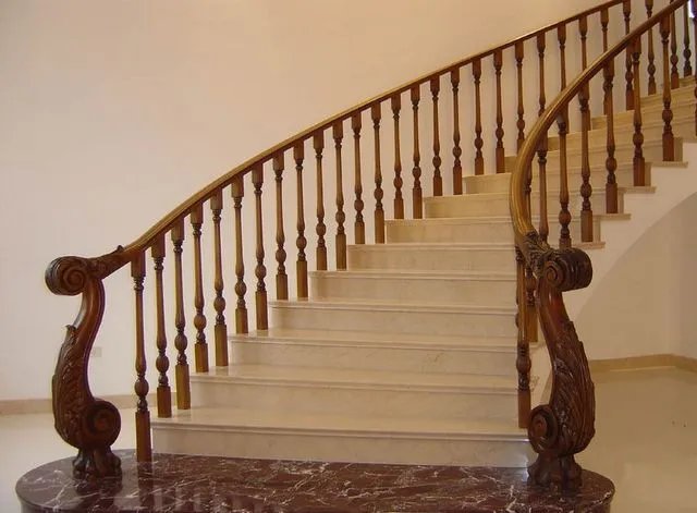 木扶手楼梯好用吗 木扶手楼梯价格贵吗