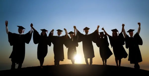 学士，本科，硕士，研究生用英文怎么说啊？undergraduate不是未毕业的学生吗？