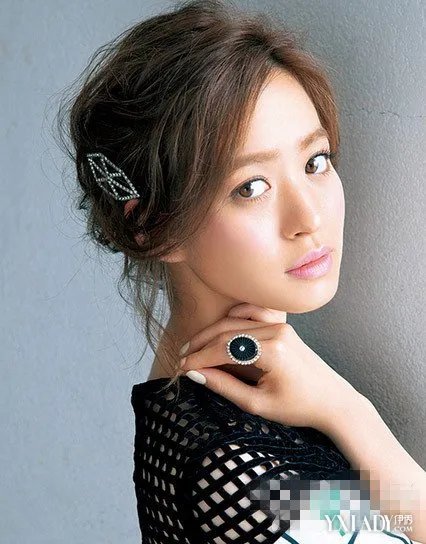 简单好看的发型扎法步骤分分钟完美蜕变