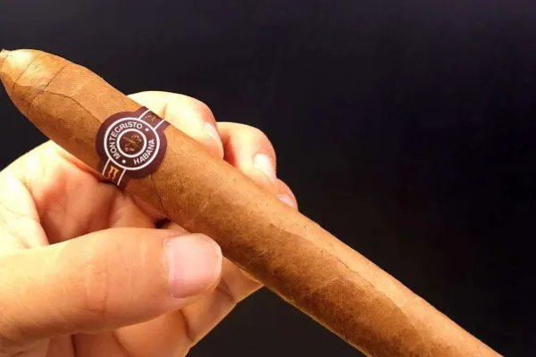 雪茄烟怎么抽？是不是不可以抽进肺里？