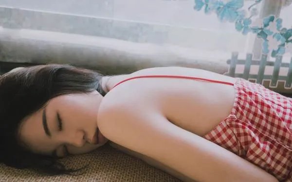 杨幂带病拍戏，现实生中你会那么拼吗？