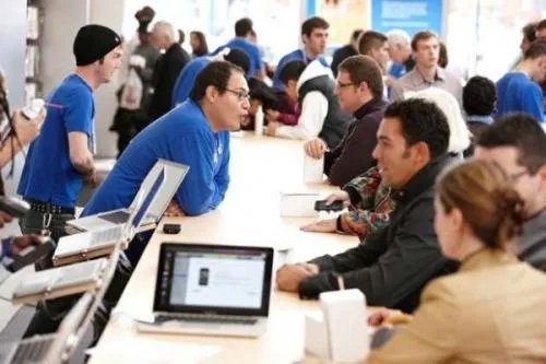 如何看待苹果零售店被砸的这个事件？