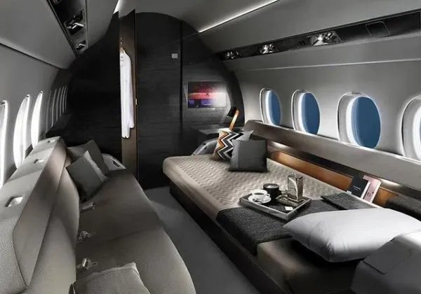 69岁富翁坠机身亡