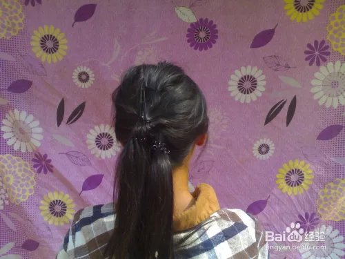 盘发教程：简单好看的盘发教程图解