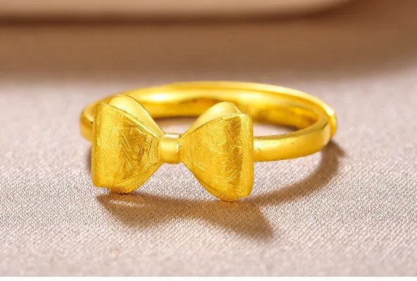 周六福防伪查询官网