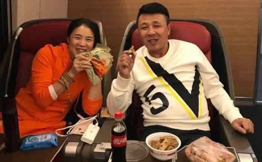 王楠接机暴露家底什么情况：王楠老公郭斌资料简介