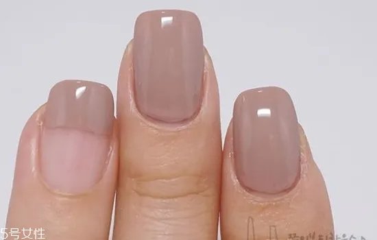 美甲裸粉色款式图片2018 新款裸色美甲图案大全