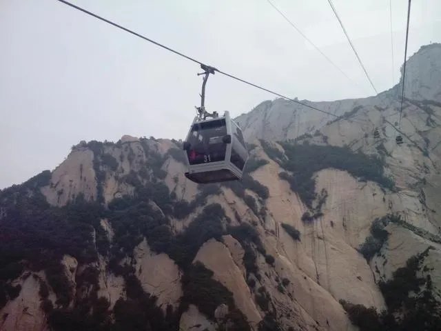 华山为何被称为“奇险天下第一山”？