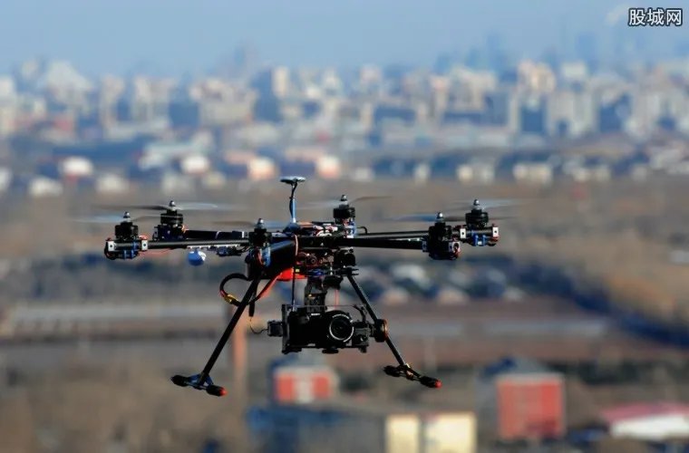 无人机越境走私 走私手机案值达5亿人民币