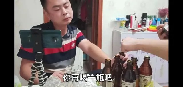 滨湖网红圈里，你是支持金皖有约还是支持阿龙一伙，为什么？