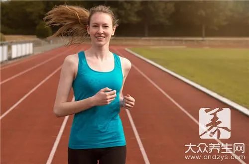 运动员进行长跑训练怎么做呢？