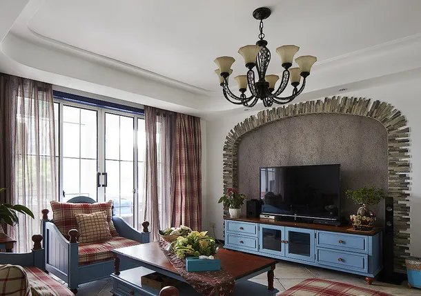 因为儿子喜欢烟台的海，所以就将这片海装在了家里