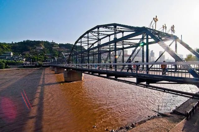 兰州黄河大桥有什么特点？