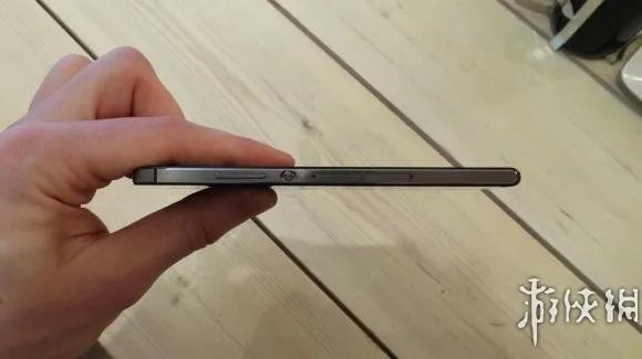 放在兜里都容易折弯了 最薄十大旗舰手机你有吗？