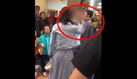 520被扇52个耳光：过程画面曝光真实毫不留情