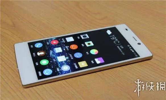 放在兜里都容易折弯了 最薄十大旗舰手机你有吗？