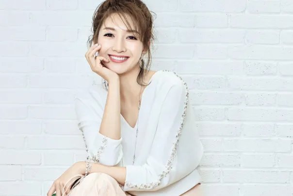 本兮十大经典歌曲排行榜：《情花》上榜，第二最为甜美