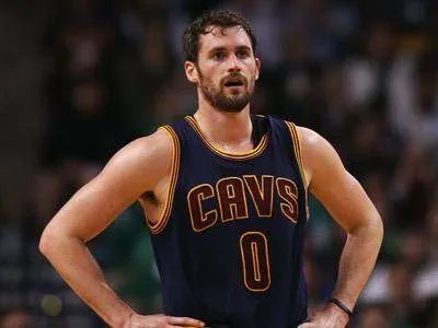 詹姆斯夺冠后都有哪些好友为其庆贺？