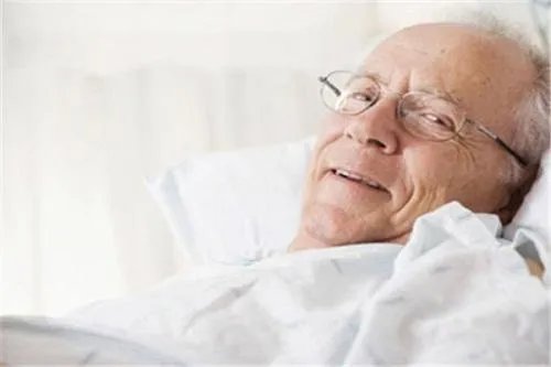 大学生发明老人起行无忧椅,你觉得这个发明能否普及?