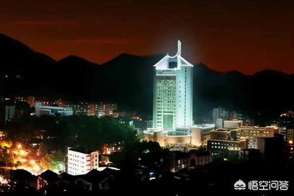 重庆邮电大学的一些专业，为什么录取分数线会超过一本线？