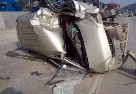 吉林发生惨烈车祸致2死,造成这起交通事故的原因是什么?