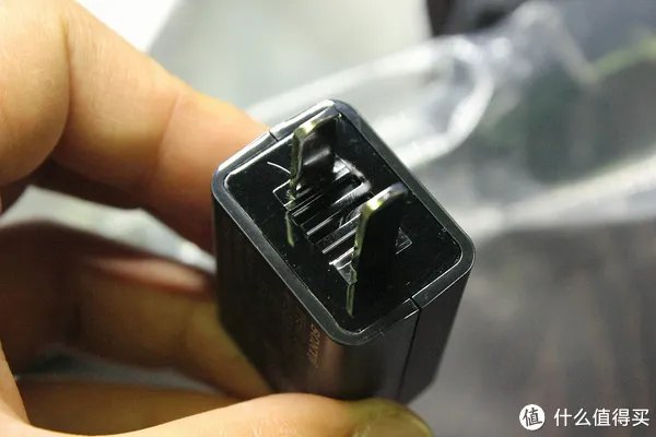 体积小、重量轻、参数强大:SONY 索尼 A6300 APS-C画幅 微单相机