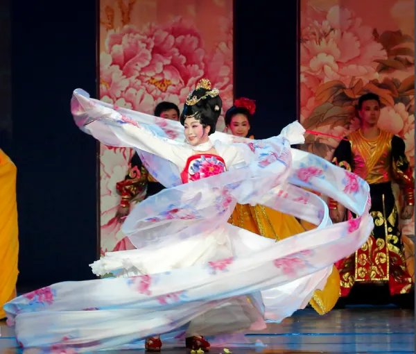 霓裳羽衣曲的歌词？