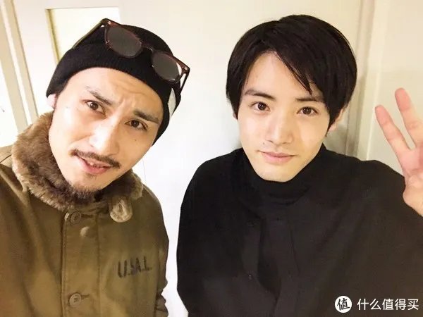 特利迦奥特曼队长登场，竟然是战队红战士