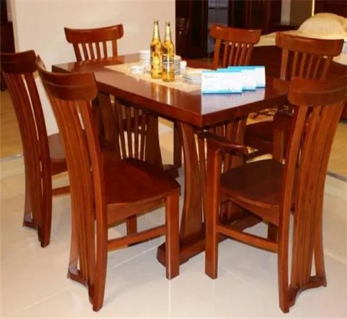 实木餐桌椅的优点有哪些 如何辨别实木餐桌椅的优劣