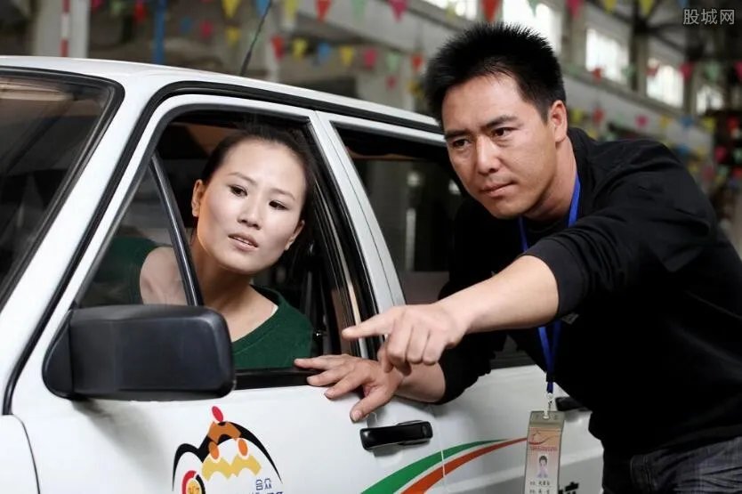 考驾照的价格越来越高 现在学车多少钱？