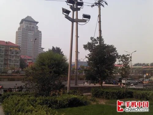 时尚Android智能机 摩托罗拉XT531评测