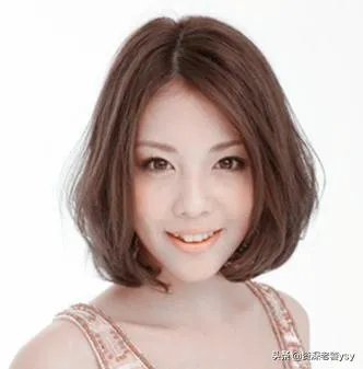 女生时尚短发发型图片？