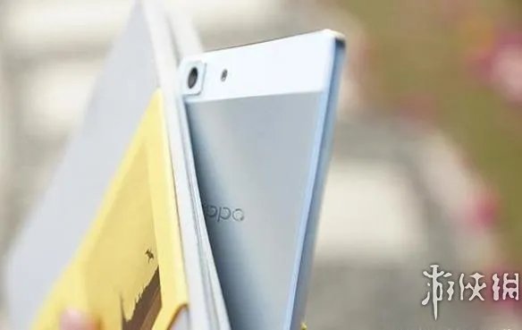 放在兜里都容易折弯了 最薄十大旗舰手机你有吗？