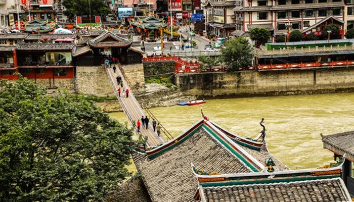 泸定桥位于哪里 泸定桥位于什么地方