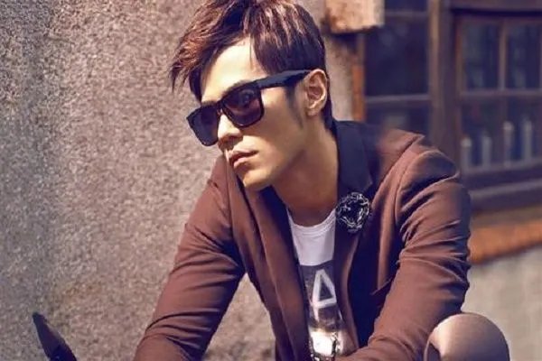 如何评价周杰伦的《爱在西元前》?