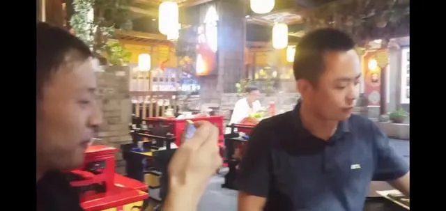 滨湖网红圈里，你是支持金皖有约还是支持阿龙一伙，为什么？