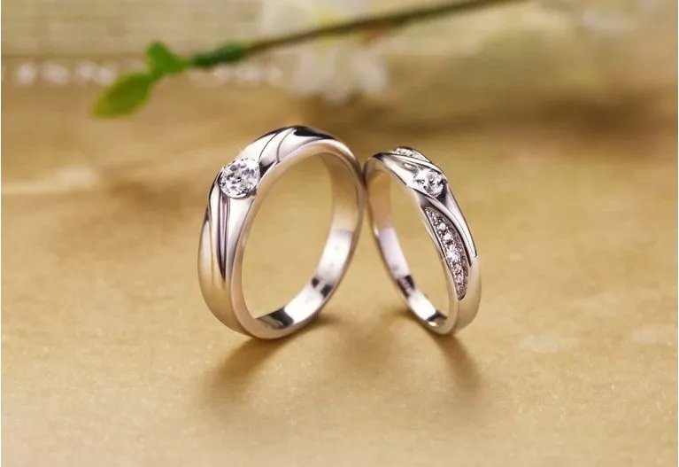 好看的情侣戒指图片2017款 情侣戒指该如何挑选