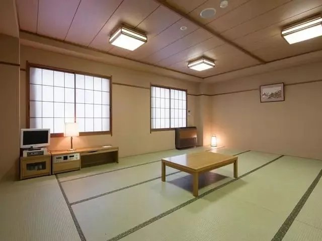 日本人纳闷,同样是榻榻米,为什么跟中国人家的实用差距这么大?