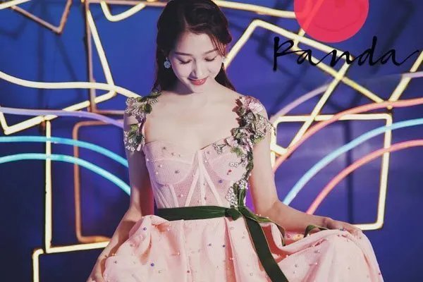 关晓彤洗澡光身的照片 皮肤很好鹿晗被说好享受