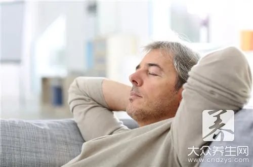 睡觉减肥法的姿势图片