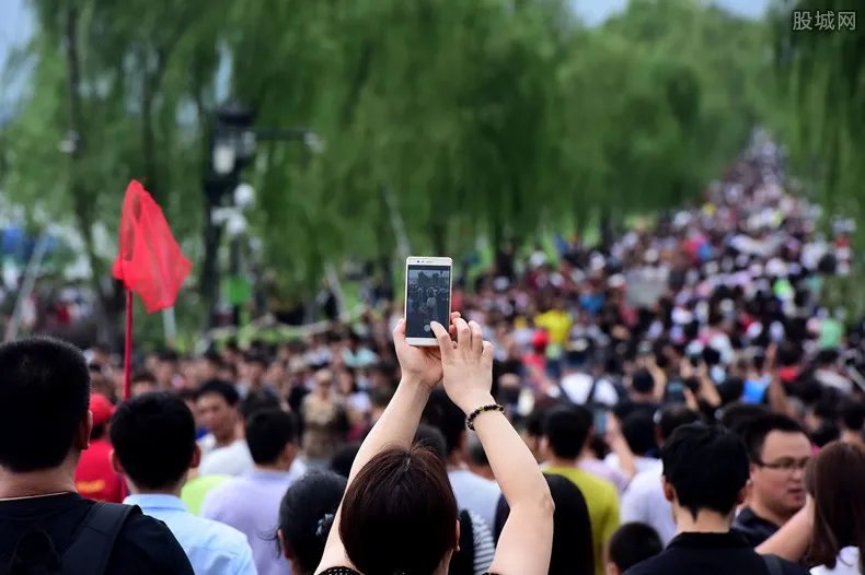 国庆前7天超6亿人次出游 这个假期你消费了多少钱？